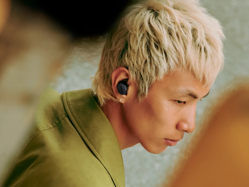 Bose QuietComfort Earbuds product photograph