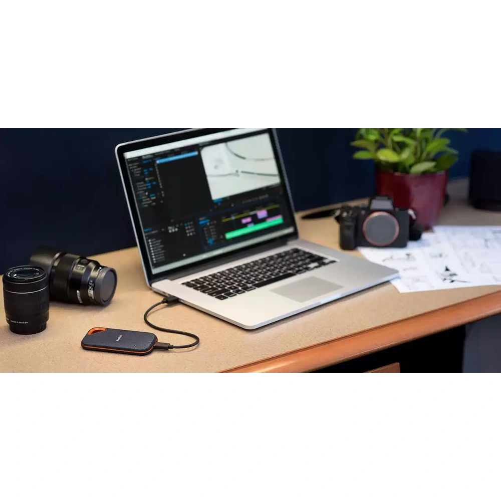 SanDisk Extreme PRO Portable SSD E81 2TB — manufacturer product-in-use photograph